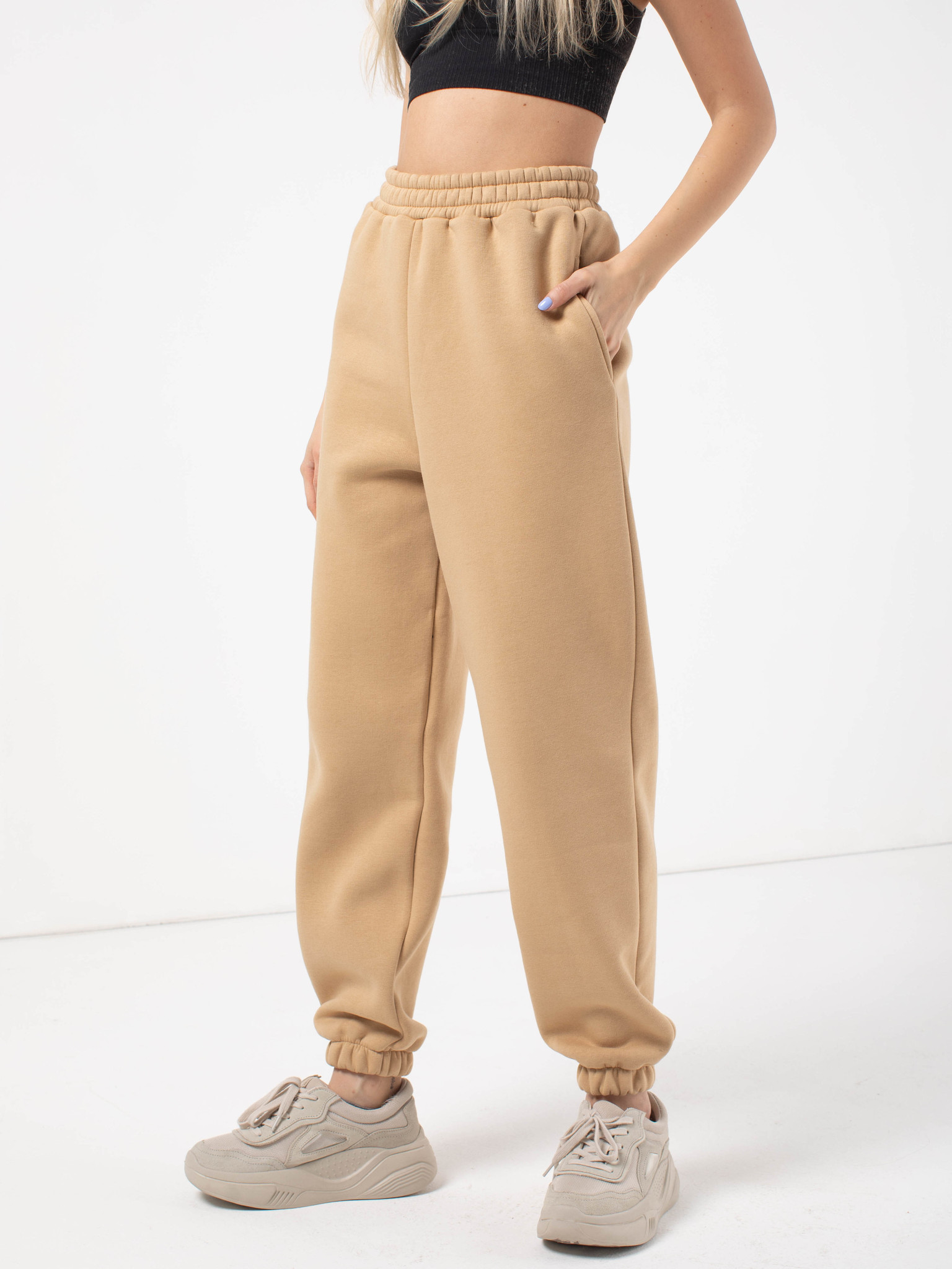 

Брюки женские RAVENCLO overpants бежевые 42-44 RU, Бежевый, брюкижен