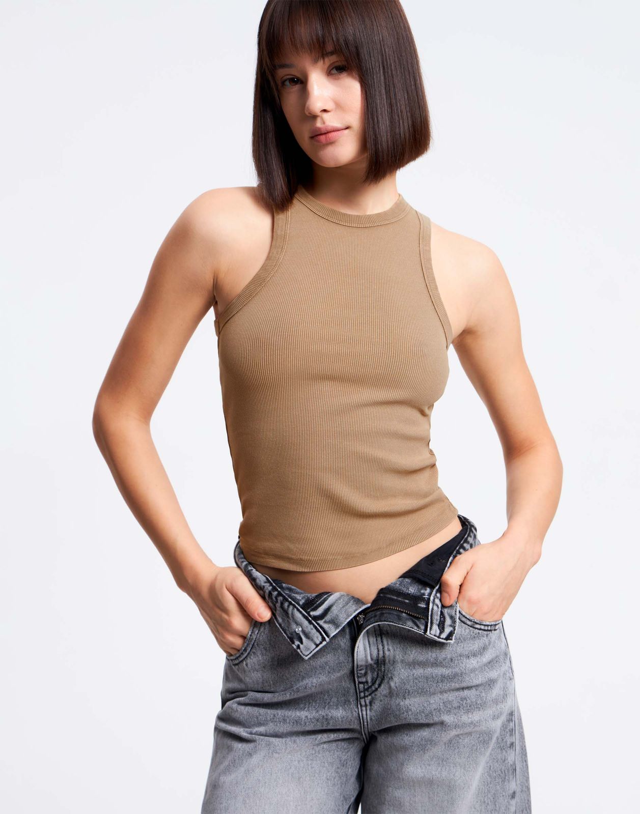 

Майка женская Gloria Jeans GTN004392 бежевый M/170, GTN004392