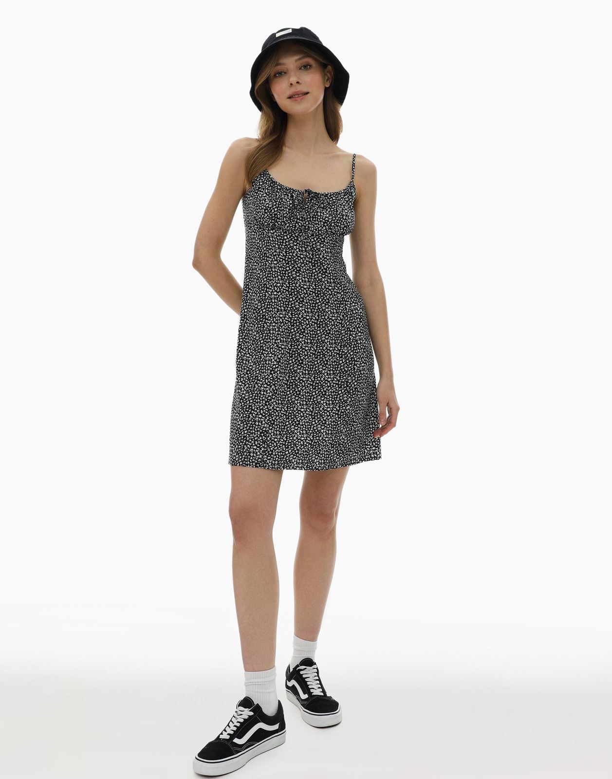 

Платье женское Gloria Jeans GDR029025 черный/белый XS/164, GDR029025