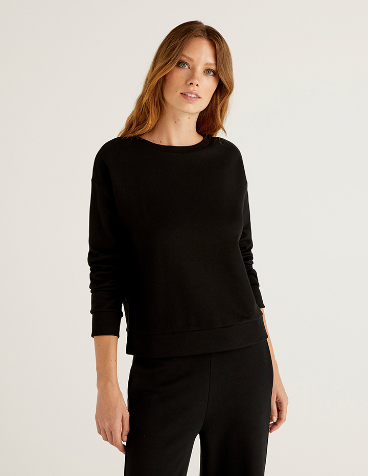 

Свитшот женский United Colors of Benetton 21A_3CMAE1AH4 черный L, 21A_3CMAE1AH4