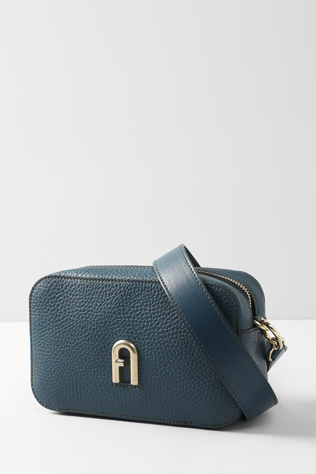 

Сумка кросс-боди женская Furla WB00667BX06139035, синий, WB00667BX06139035