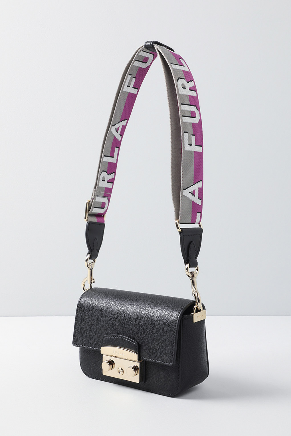 

Сумка кросс-боди женская Furla WB00839BX00061007, черный, WB00839BX00061007