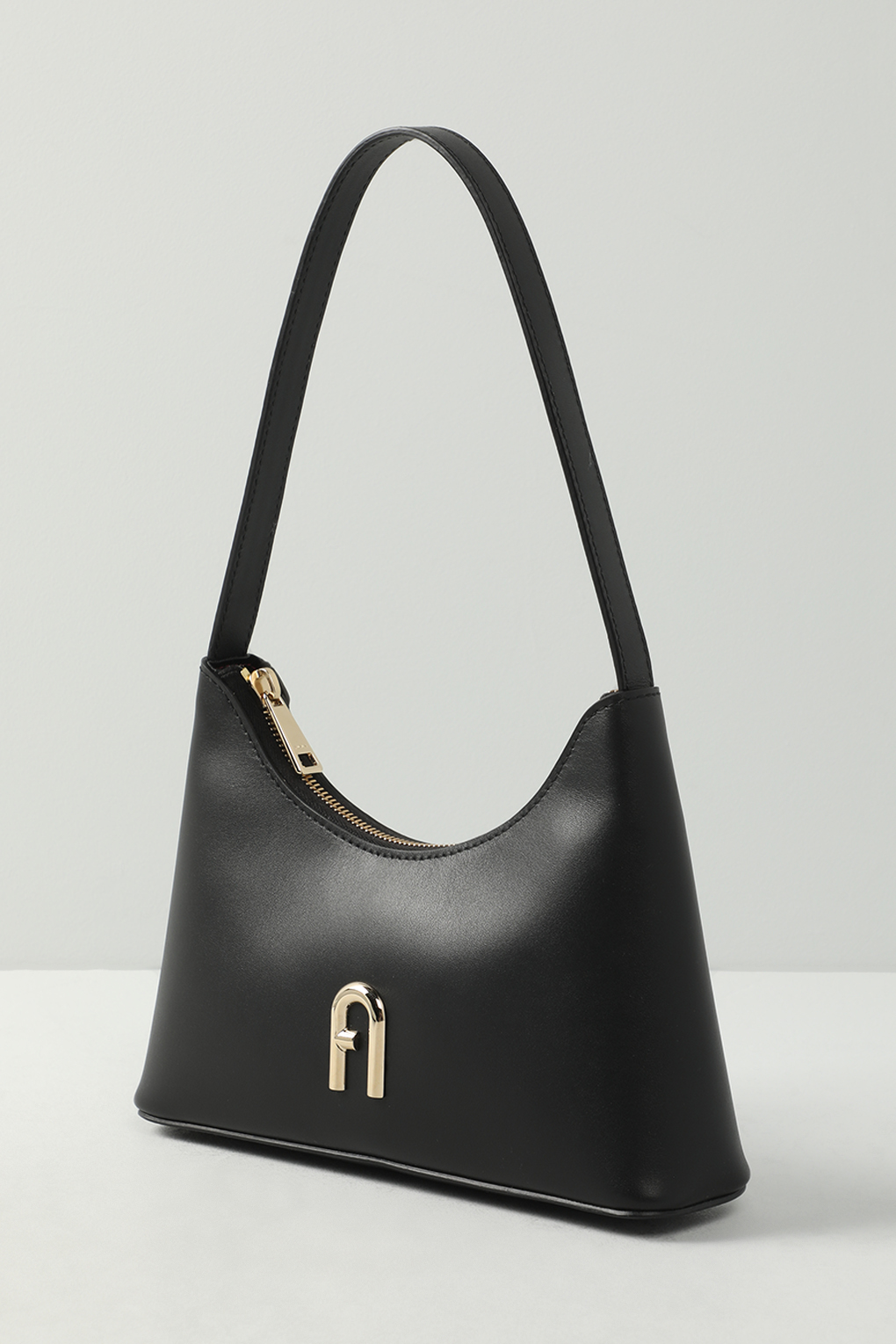 

Сумка женская Furla WB00863AX07331007, чёрный, Черный, WB00863AX07331007