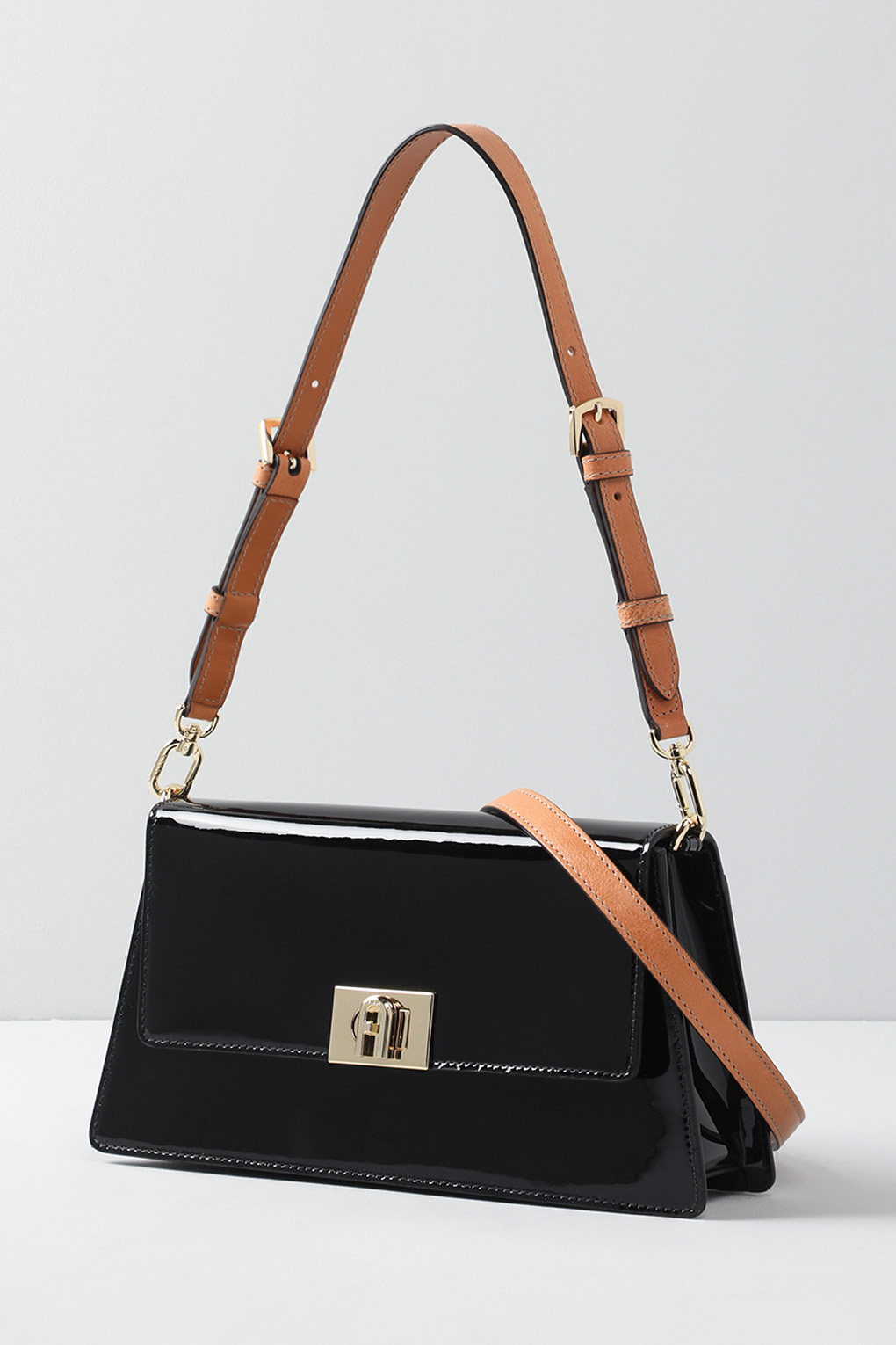 

Сумка женская Furla WB00877VEV0001007, чёрный, Черный, WB00877VEV0001007
