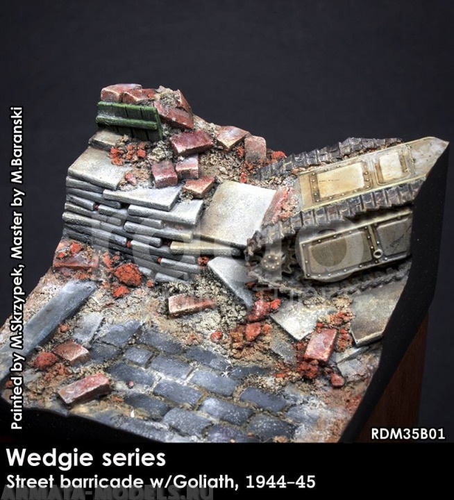 

RDM35B01 Уличная баррикада с Голиаф Street barricade w/Goliath, 1944-45