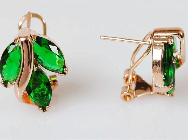 

Серьги из ювелирного сплава Lotus Jewelry 242E-20Gcz, фианит, 242E-20Gcz