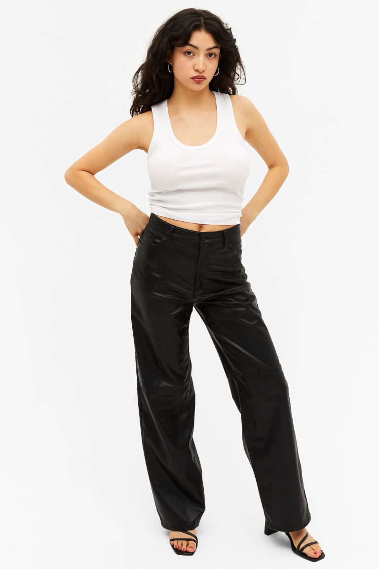 

Брюки женские Monki 1012142003 черные 46 EU (доставка из-за рубежа), 1012142003