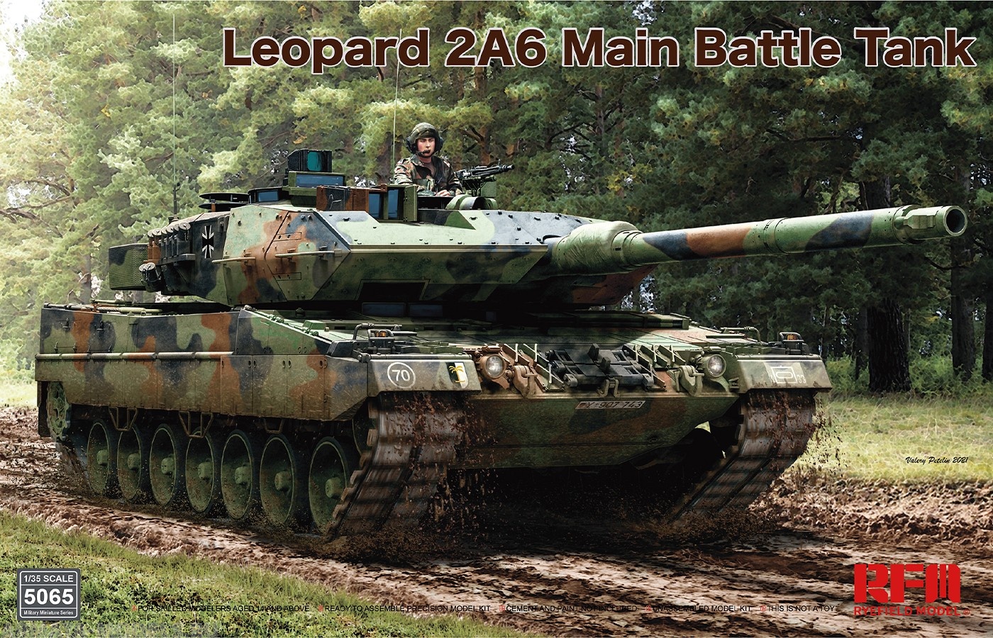 

RM-5065 Leopard 2A6 Main Battle Tank with workable track links