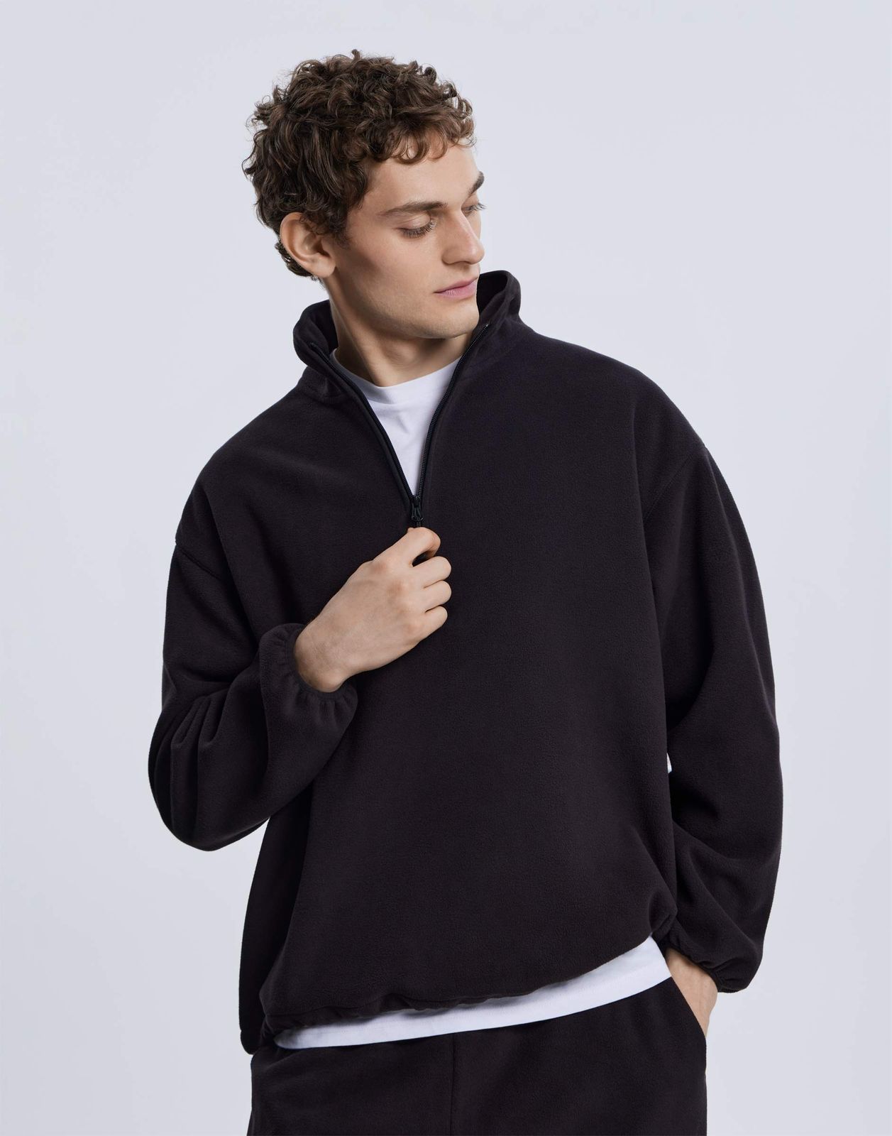 

Свитшот мужской Gloria Jeans BAC013411 черный XS/176, BAC013411