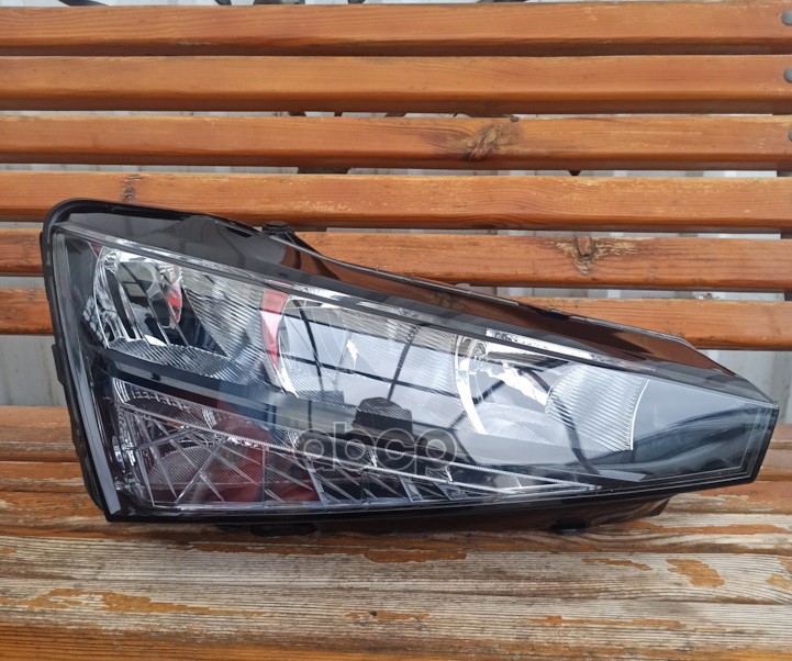 

Фара Правая VAG 60u941020