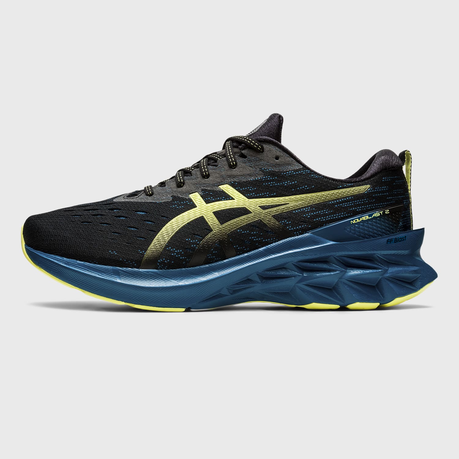 

Кроссовки мужские Asics Novablast 2 черные 45 EU, Novablast 2