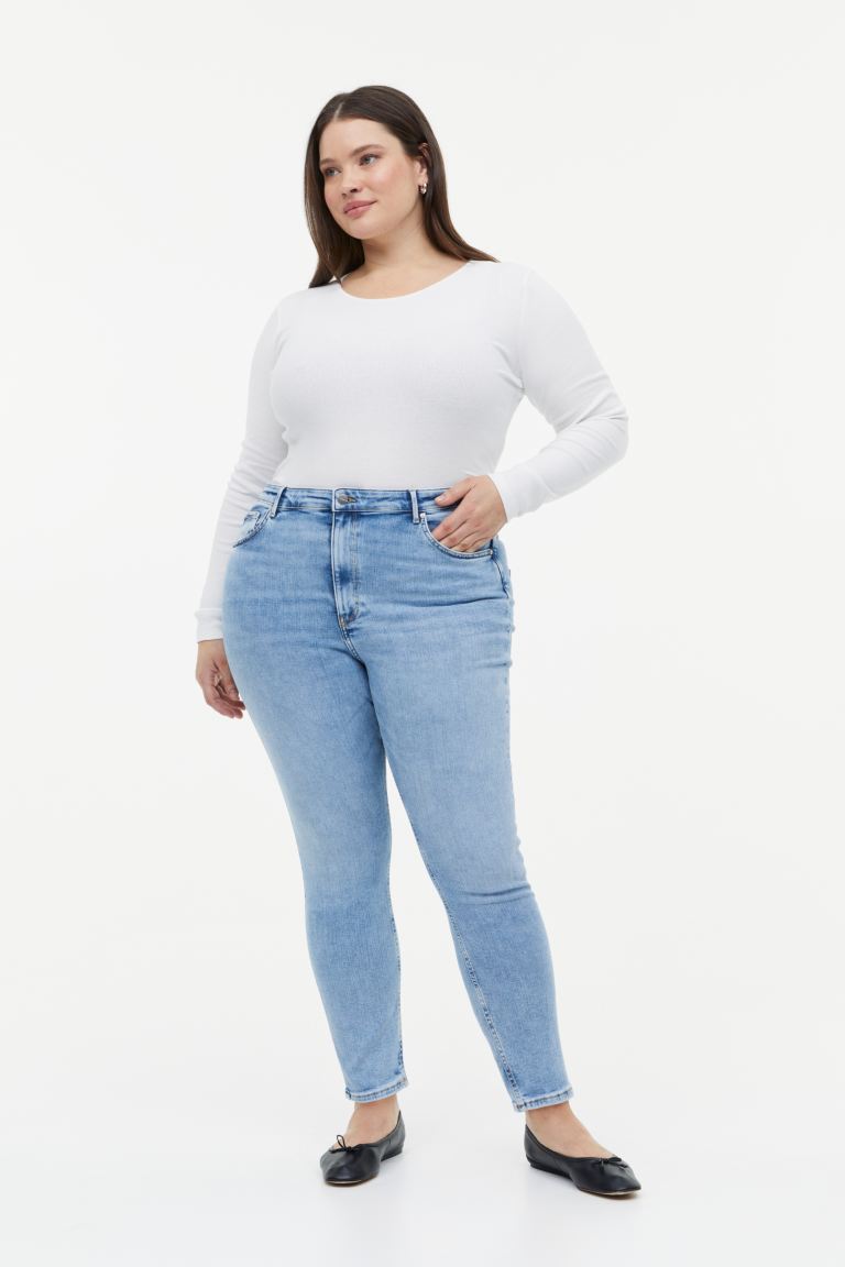 

Джинсы женские H&M 1012461007 синие 44 EU (доставка из-за рубежа), Синий, 1012461007