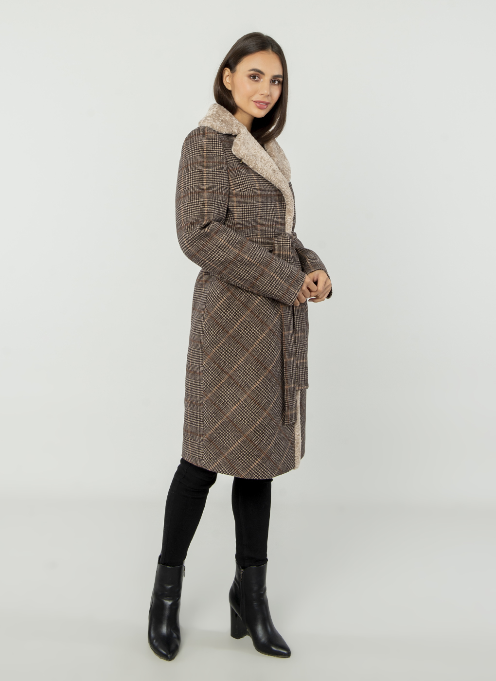 

Пальто женское GallaLady 49490 коричневое 50 RU, 49490