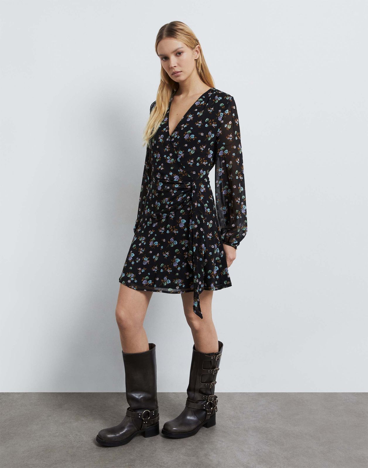 

Платье женское Gloria Jeans GDR027899 черное XS (38-40), Черный, GDR027899