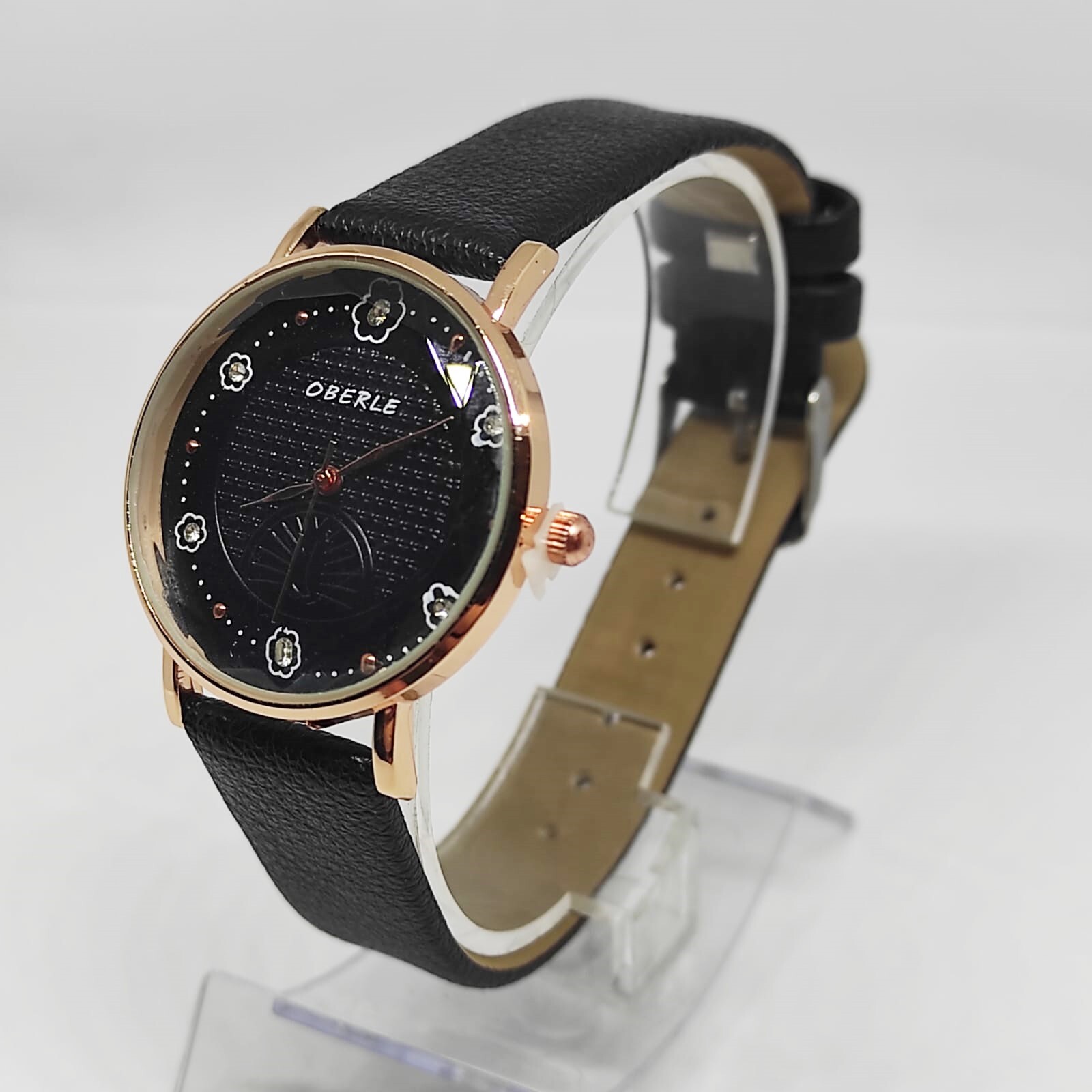 

Наручные часы женские NoBrand 135, 135