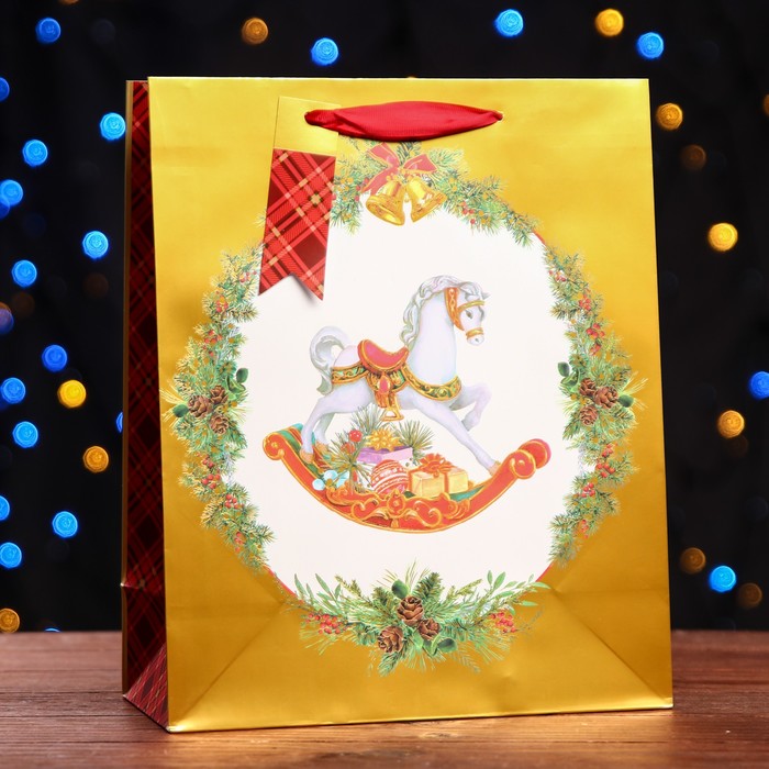 

Пакет подарочный "Новогодняя лошадка", люкс 26 х 32 х 12 см, Золотистый