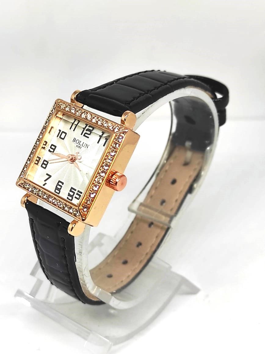 

Наручные часы женские NoBrand 351, 351