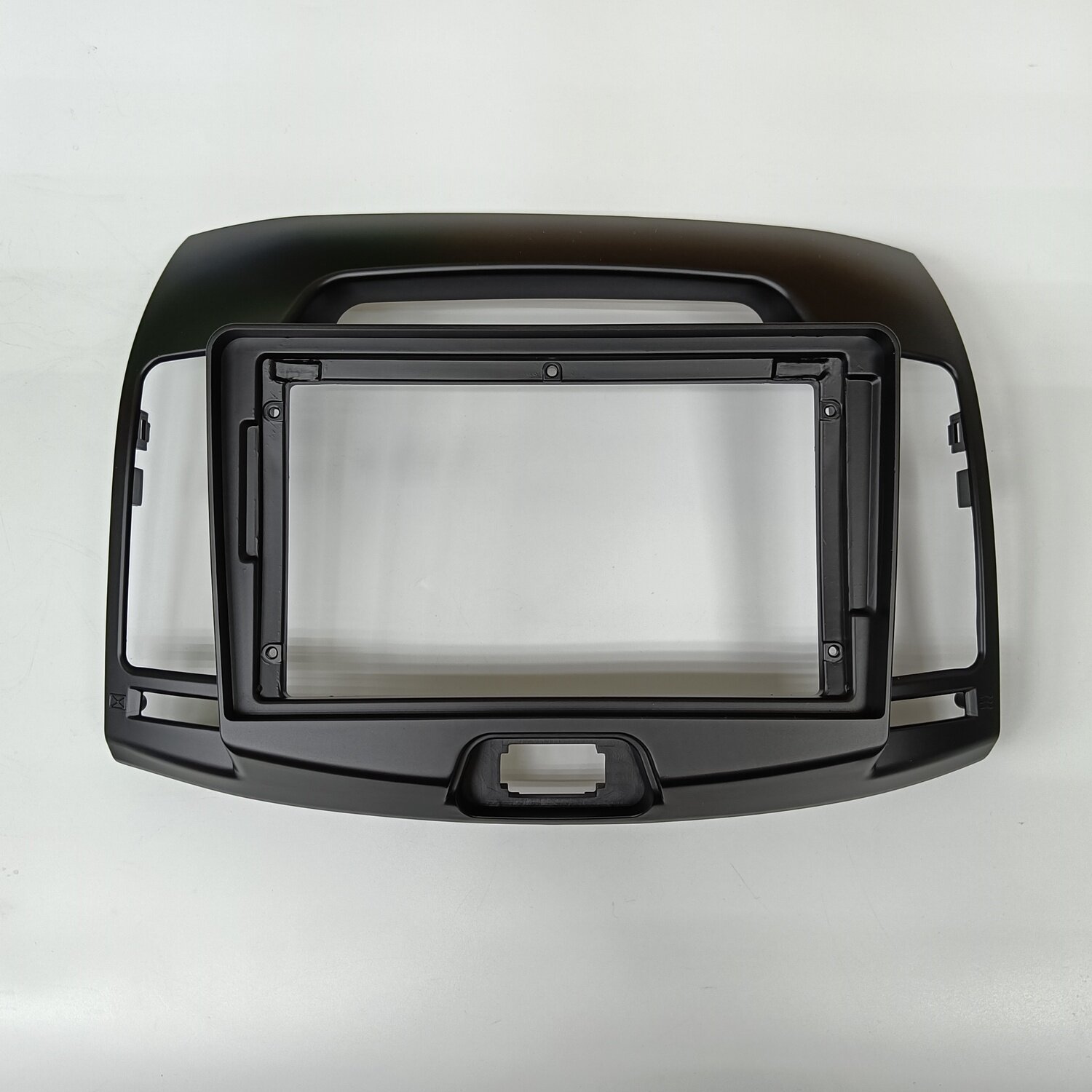 

Переходная рамка Hyundai Elantra 2006-2011 (9-дюймов) черная, HY 126N