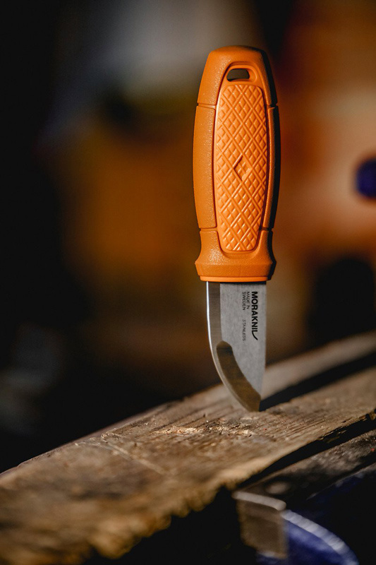 

Нож перочинный Morakniv Eldris (13499) 143мм оранжевый/красный