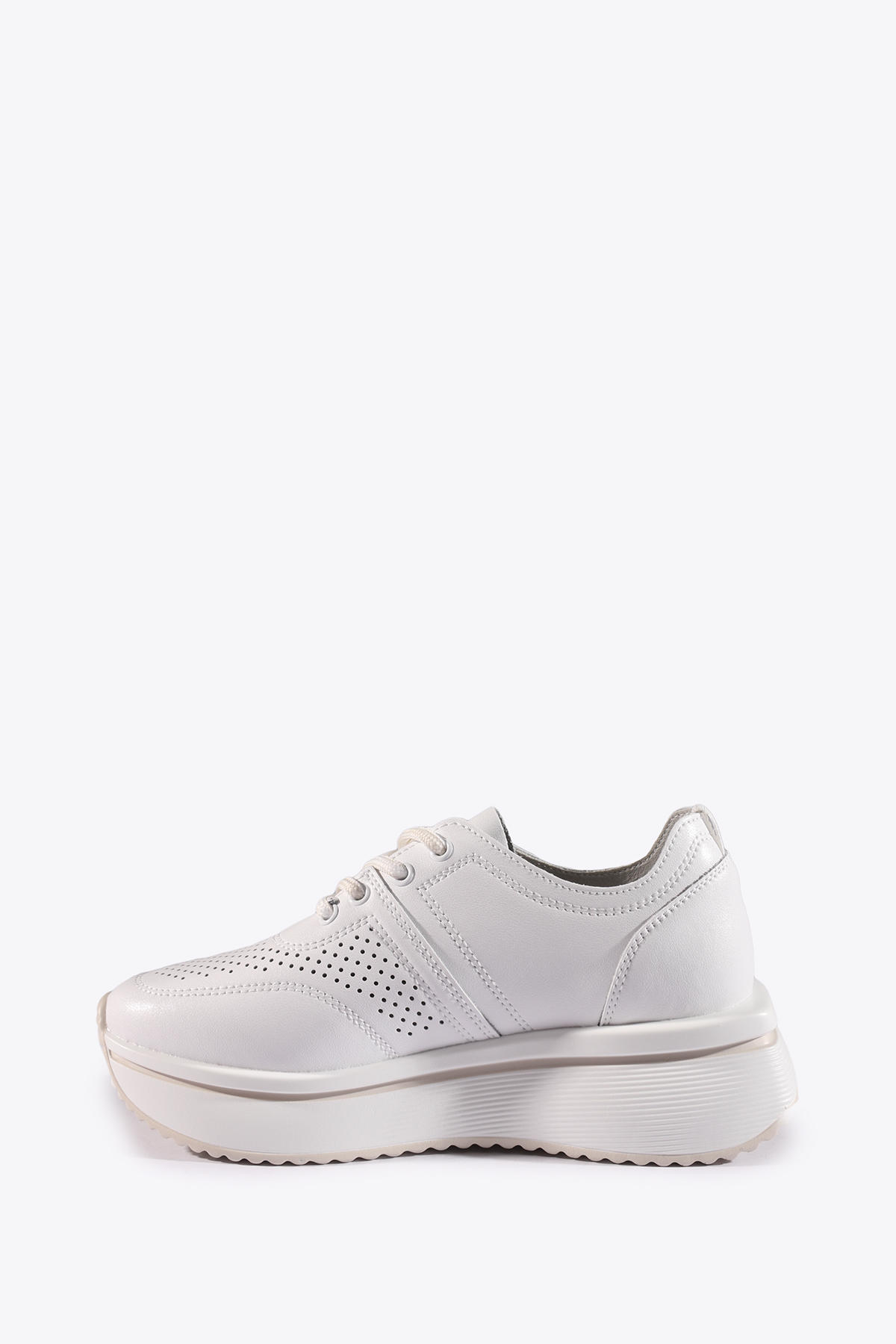 

Кроссовки женские Tofa 707653-5 белые 40 RU, Белый, 707653-5