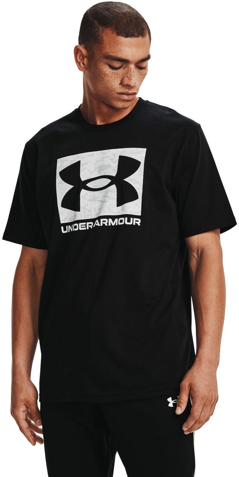 

Футболка мужская Under Armour 1361673 черная MD, Черный, 1361673
