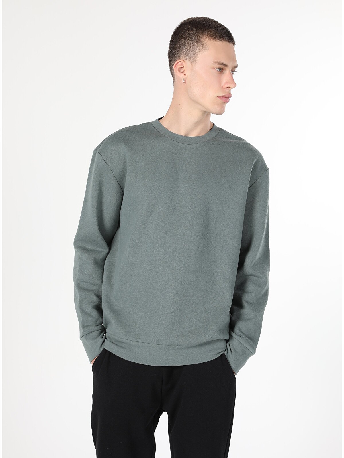 

Свитшот мужской Colins CL1059870_Q1.V1 зеленый L, CL1059870_Q1.V1