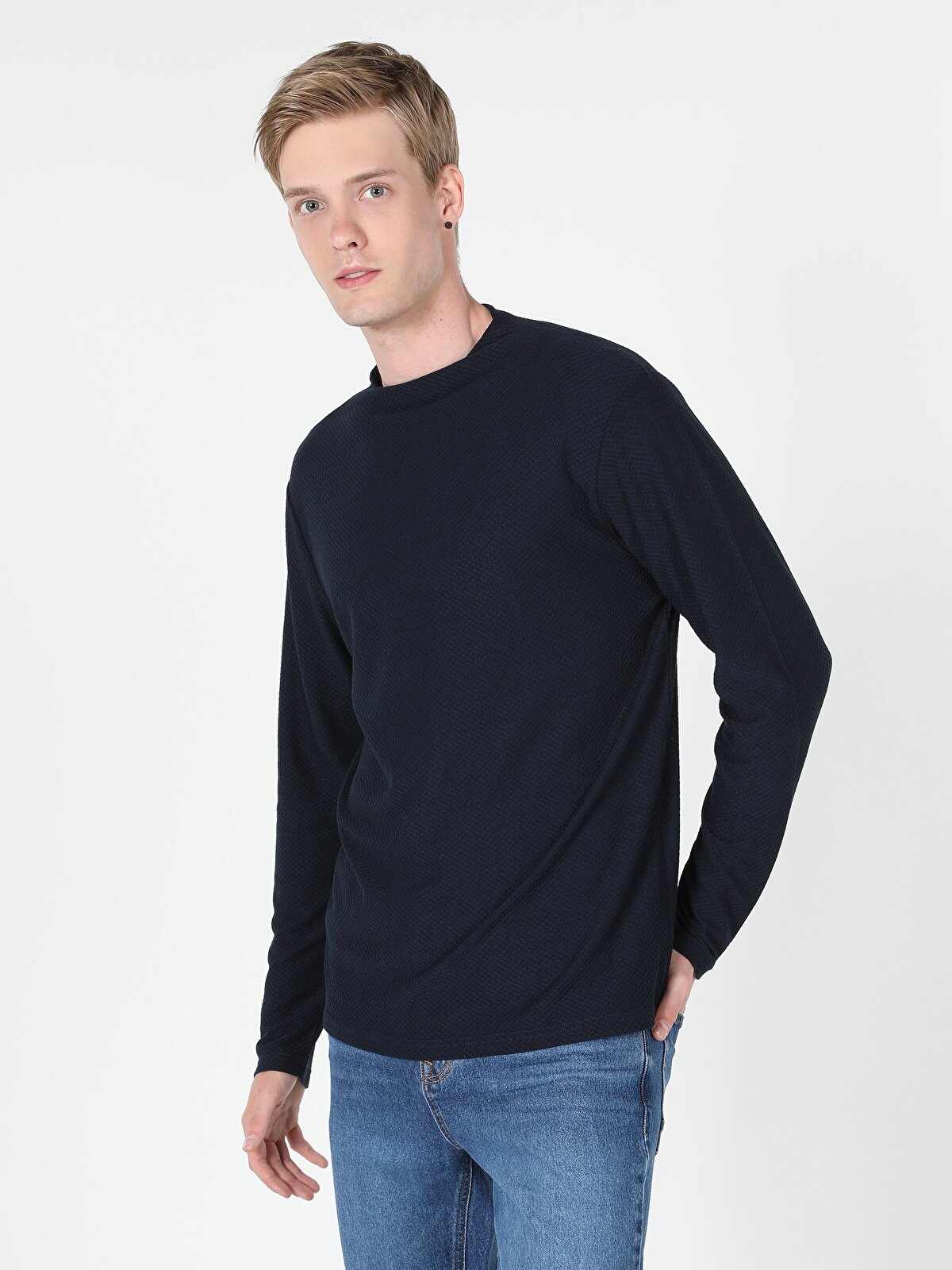 

Лонгслив мужской Colins CL1060115_Q1.V1 синий 2XL, CL1060115_Q1.V1