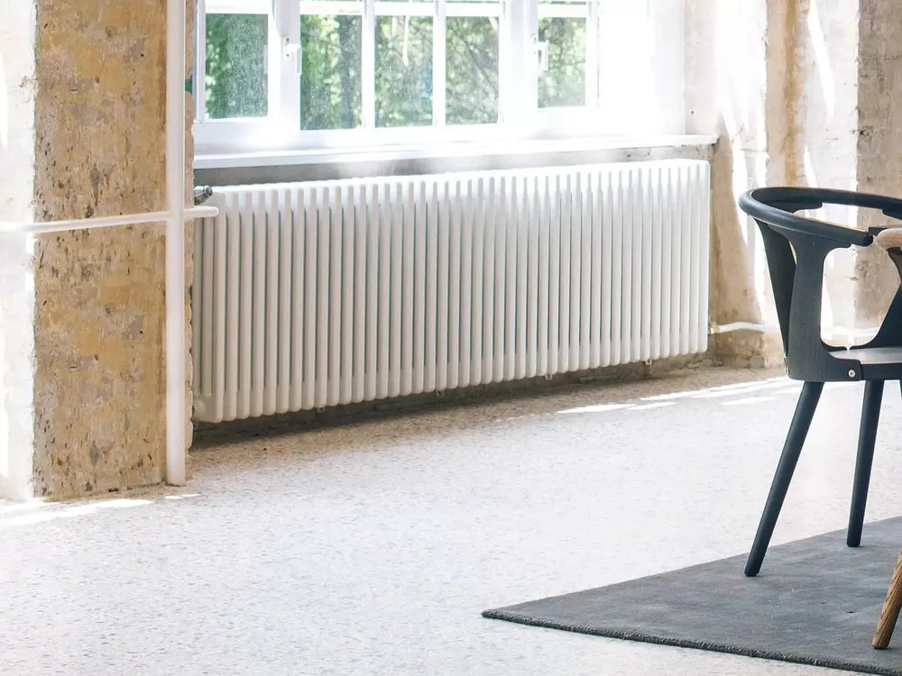 Трубчатый радиатор Purmo Delta 3057 трехтрубный 565х900 мм,нижнее левое/правое подкл.