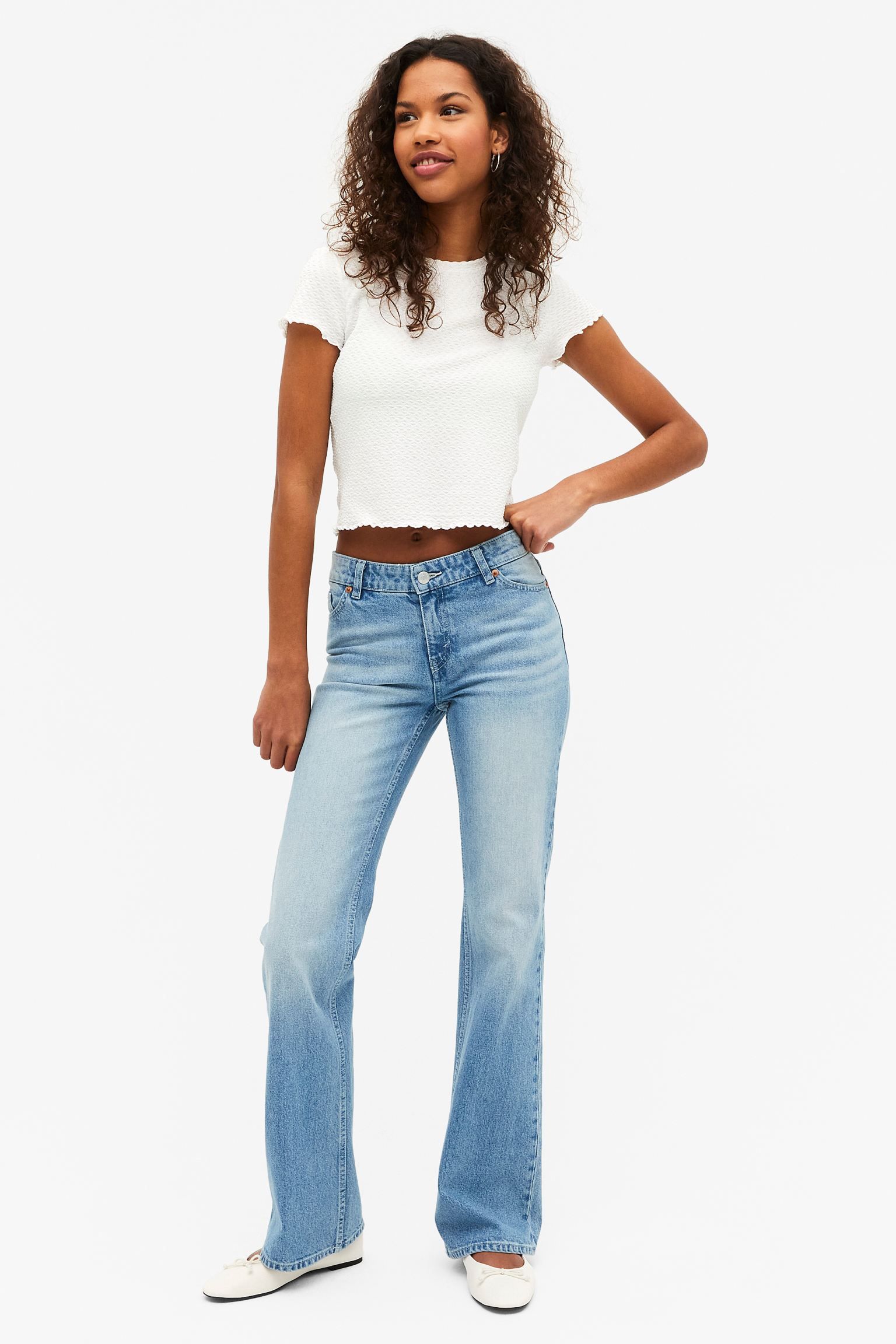 

Джинсы женские Monki 1137912 голубые 24, Голубой, 1137912