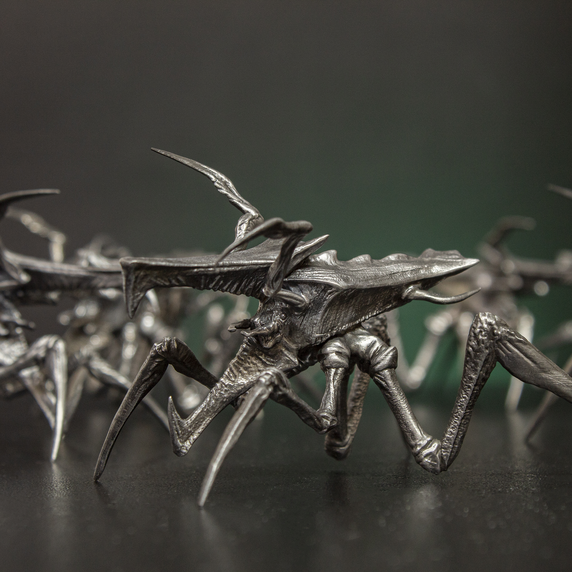 

Фигурка ATM Studio Starship Troopers: Warrior Bug