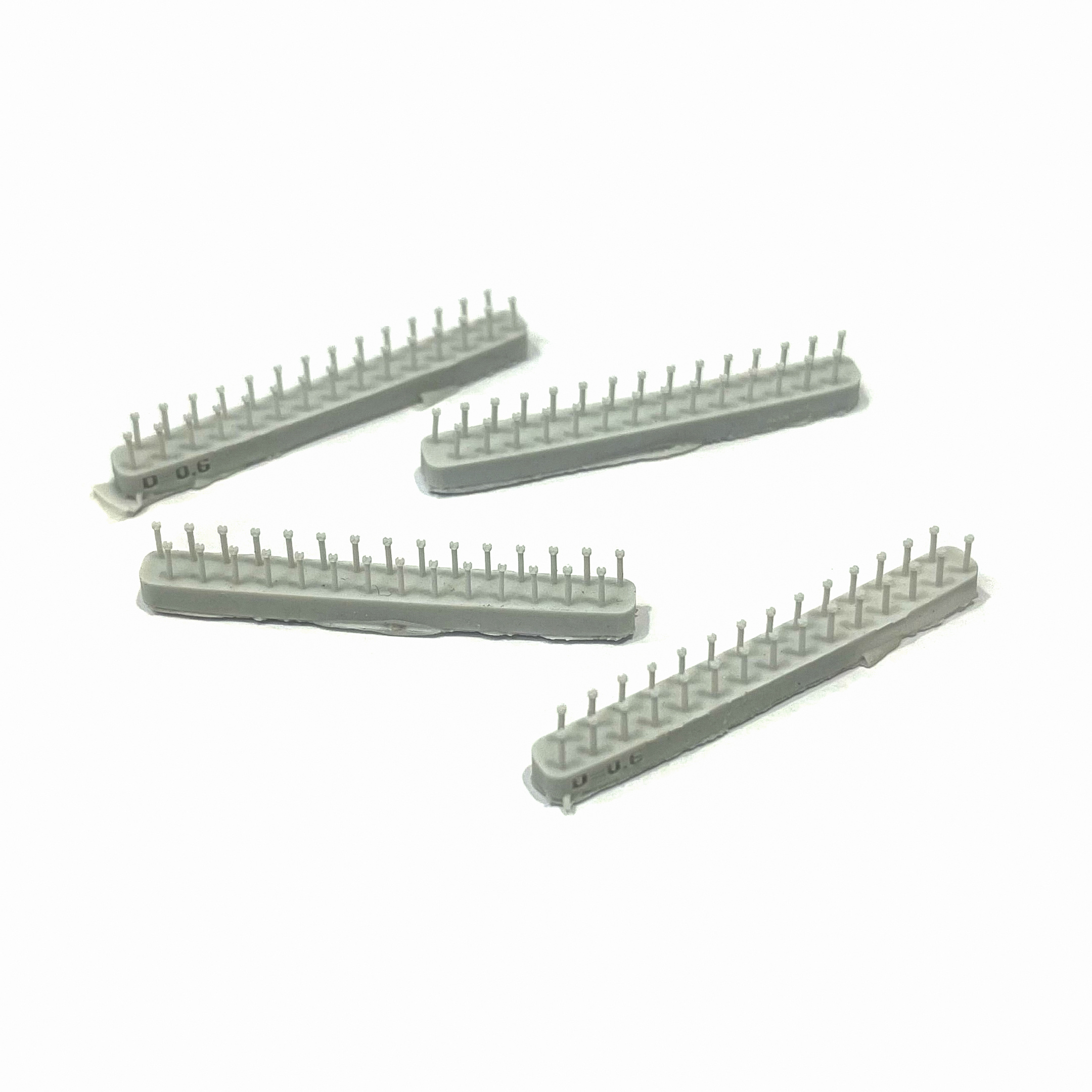 

Винт Э.В.М. 1/35 с цилиндрической головкой D = 0,6 мм RS35030