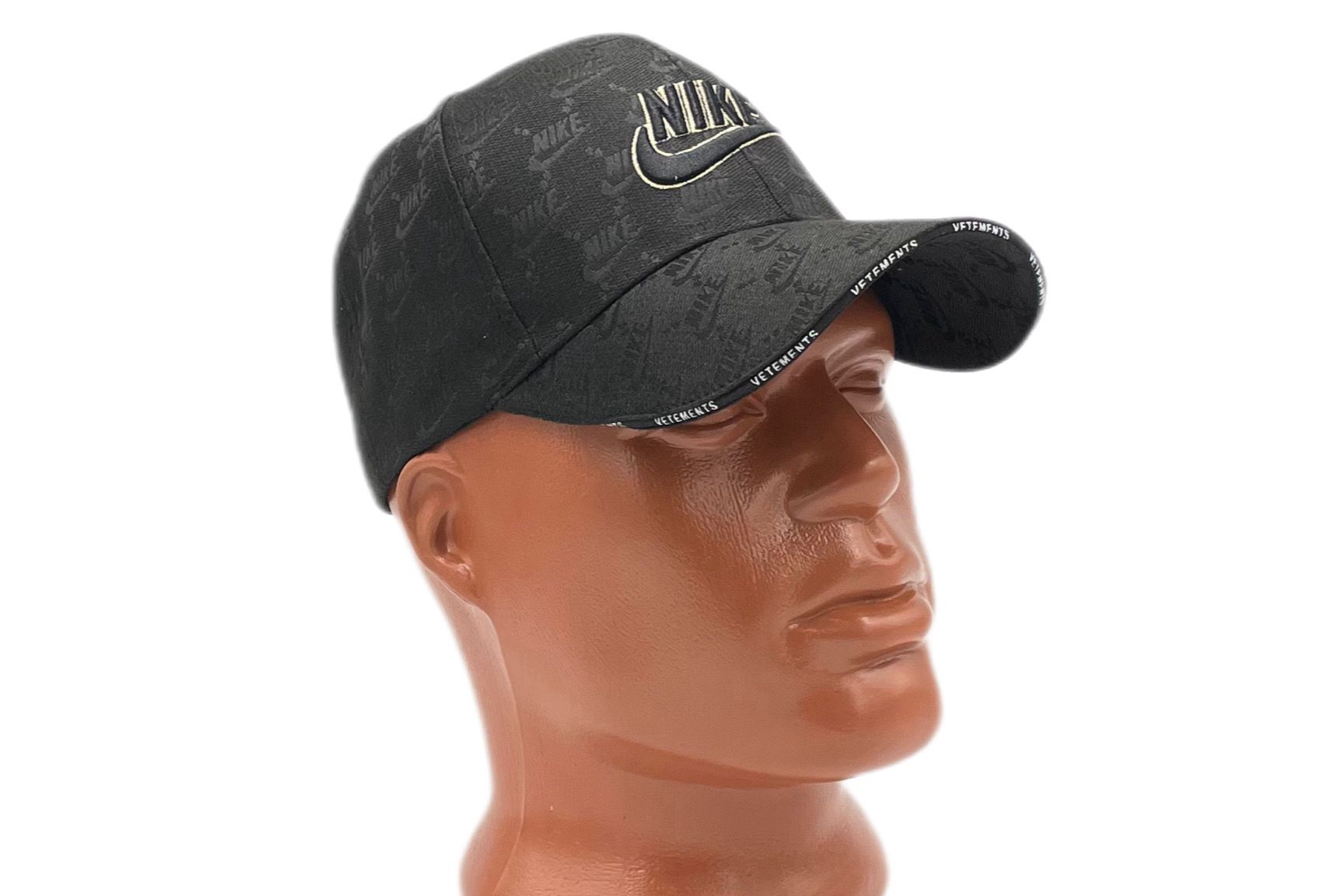 

Бейсболка мужская Nike 95612235779336 черная, р, Черный, 95612235779336