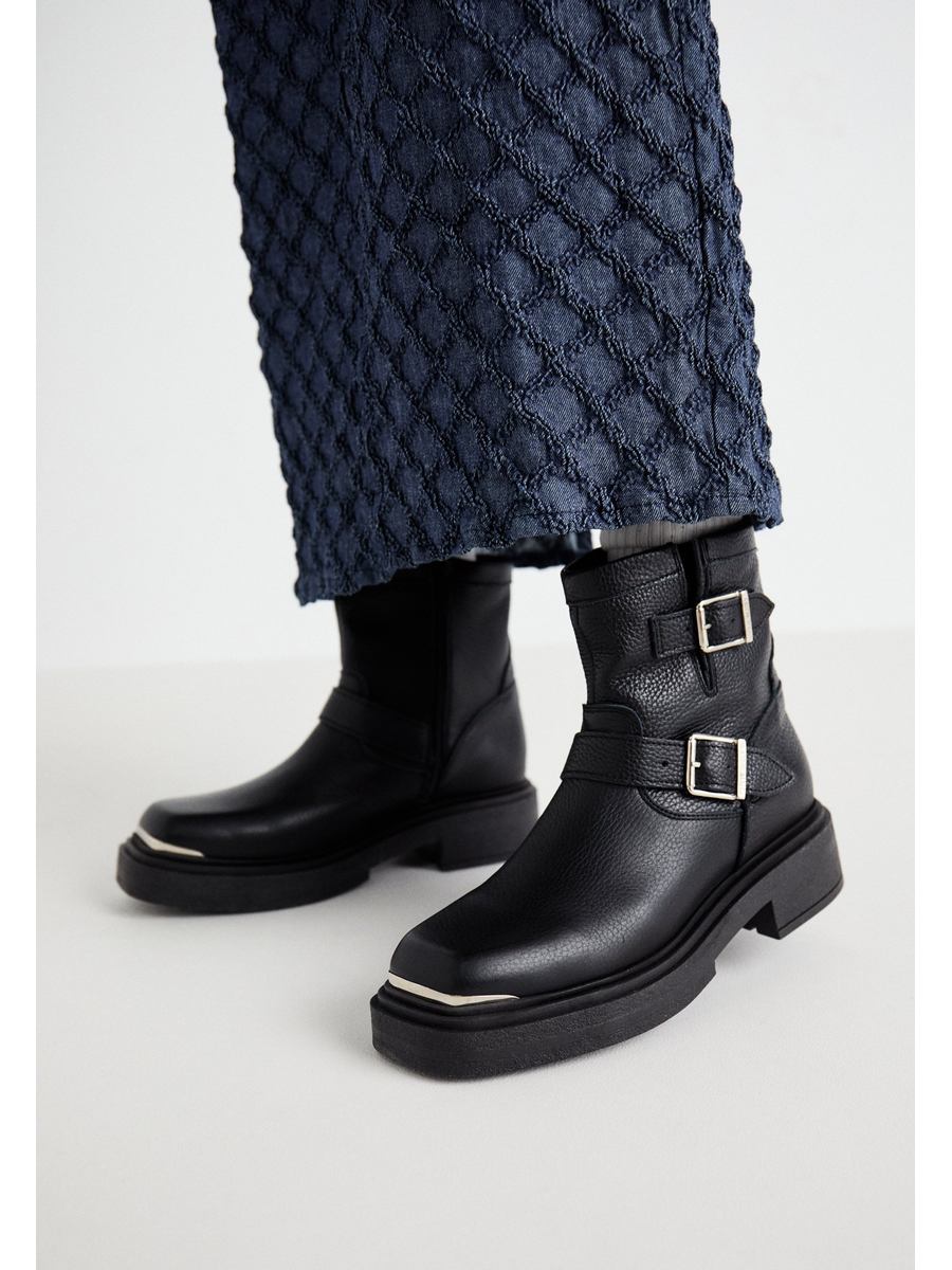 

Ботинки женские STEVE MADDEN ST311N0FV черные 40 EU, Черный, ST311N0FV