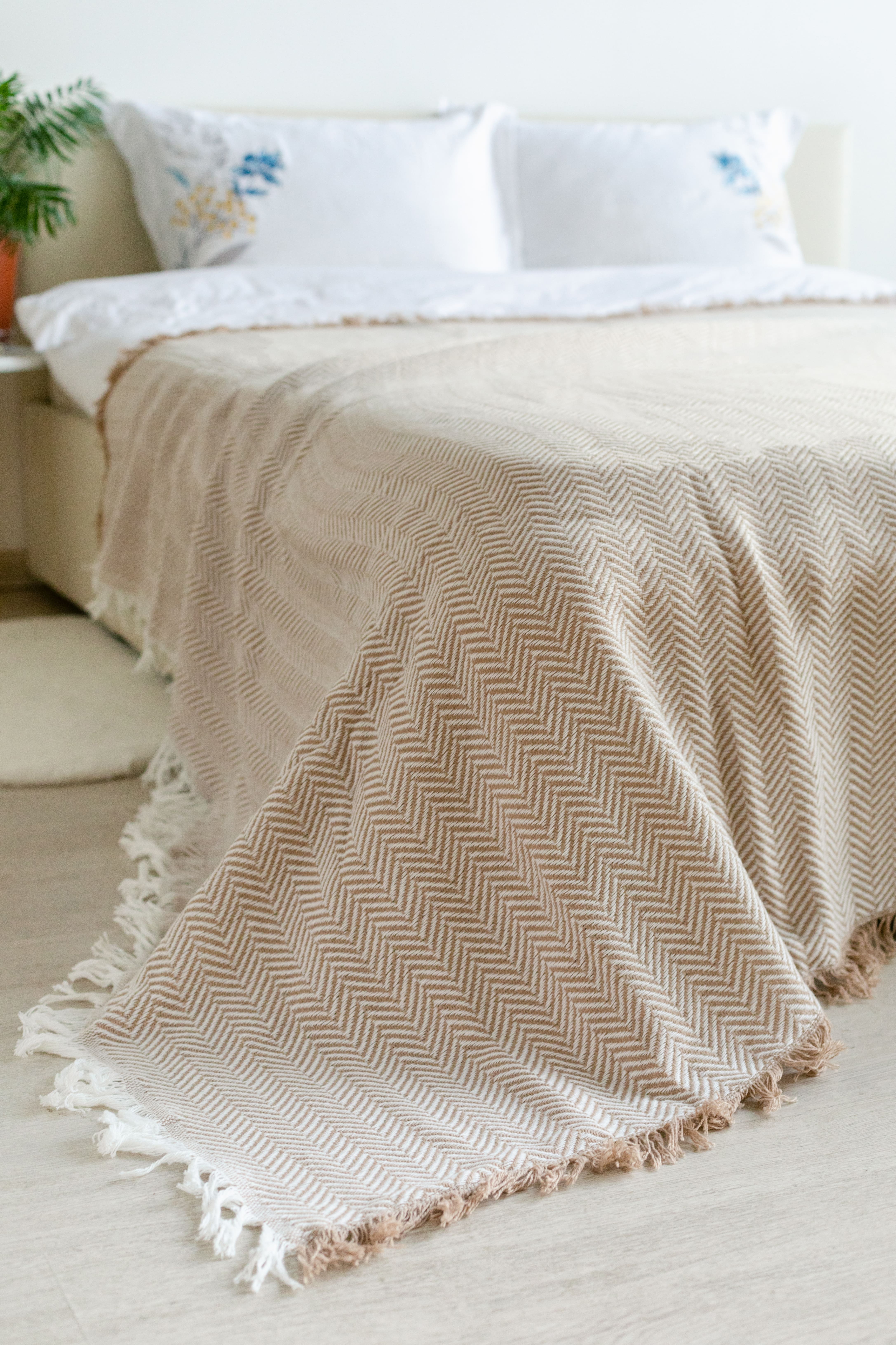 Плед-покрывало LOU LOU HOME, 2-х спальное, 200 х 220 см, ёлочка, бежевый