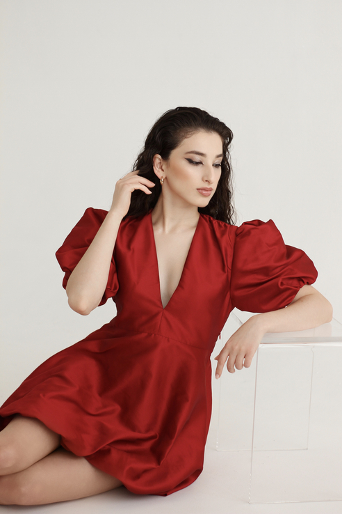 

Платье женское KHISMETOVA dress S22-340 красное 48 RU, S22-340