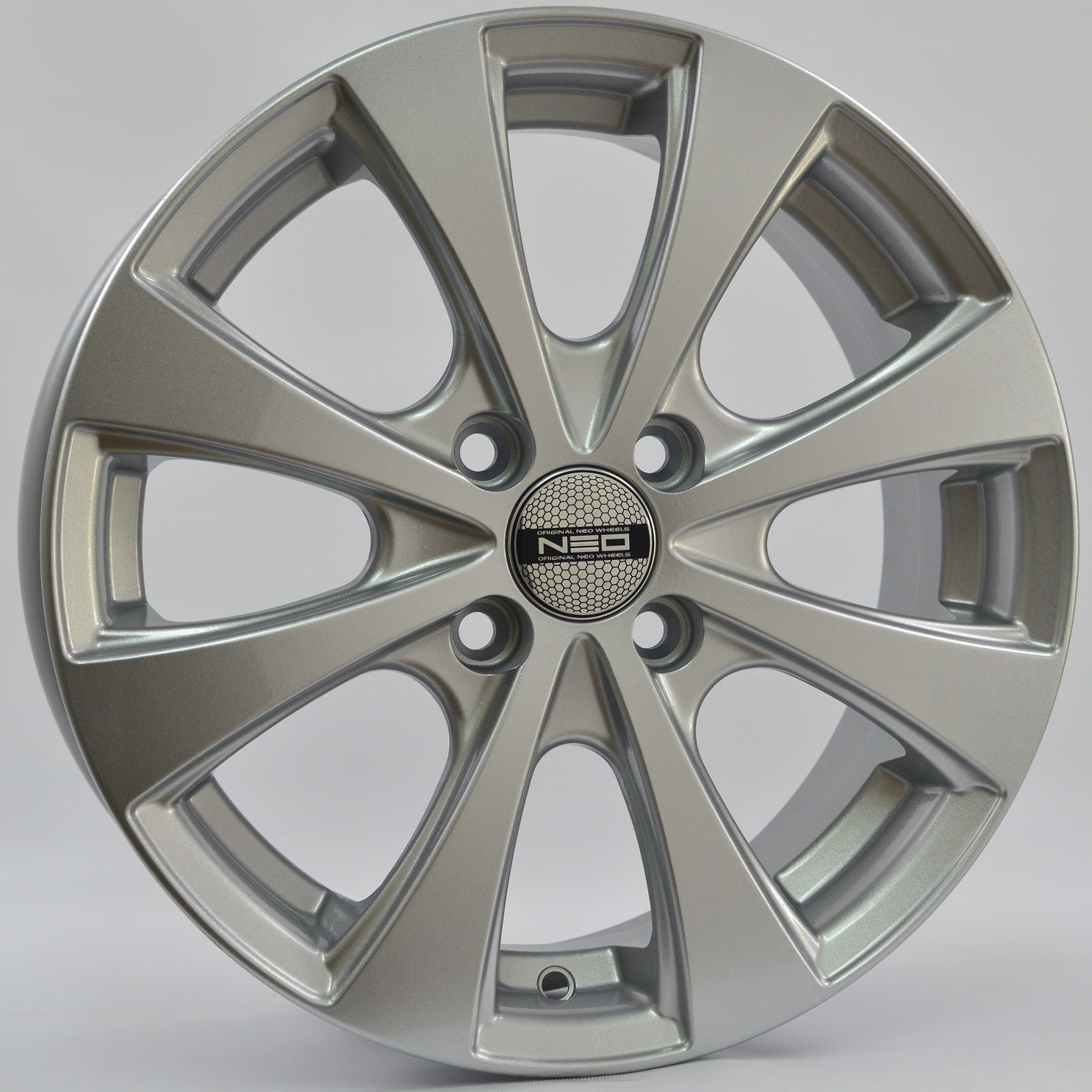 

Диск NEO, 546 S 6x15/4x100ET48 54.1, Серебристый