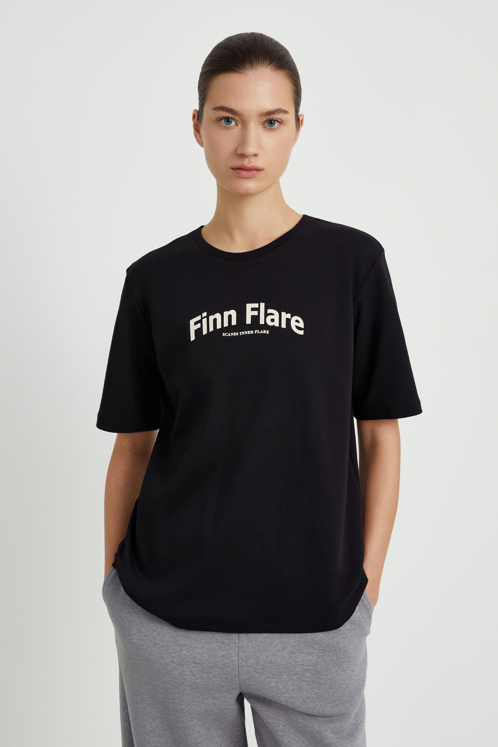 

Футболка женская Finn Flare FWE11097 черная XS, Черный, FWE11097