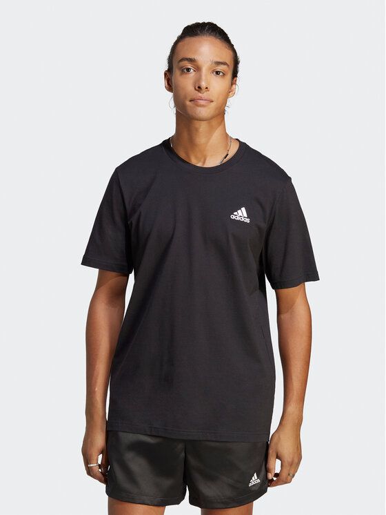 

Футболка мужская Adidas 0000301699194 черная S (доставка из-за рубежа), Черный, 0000301699194