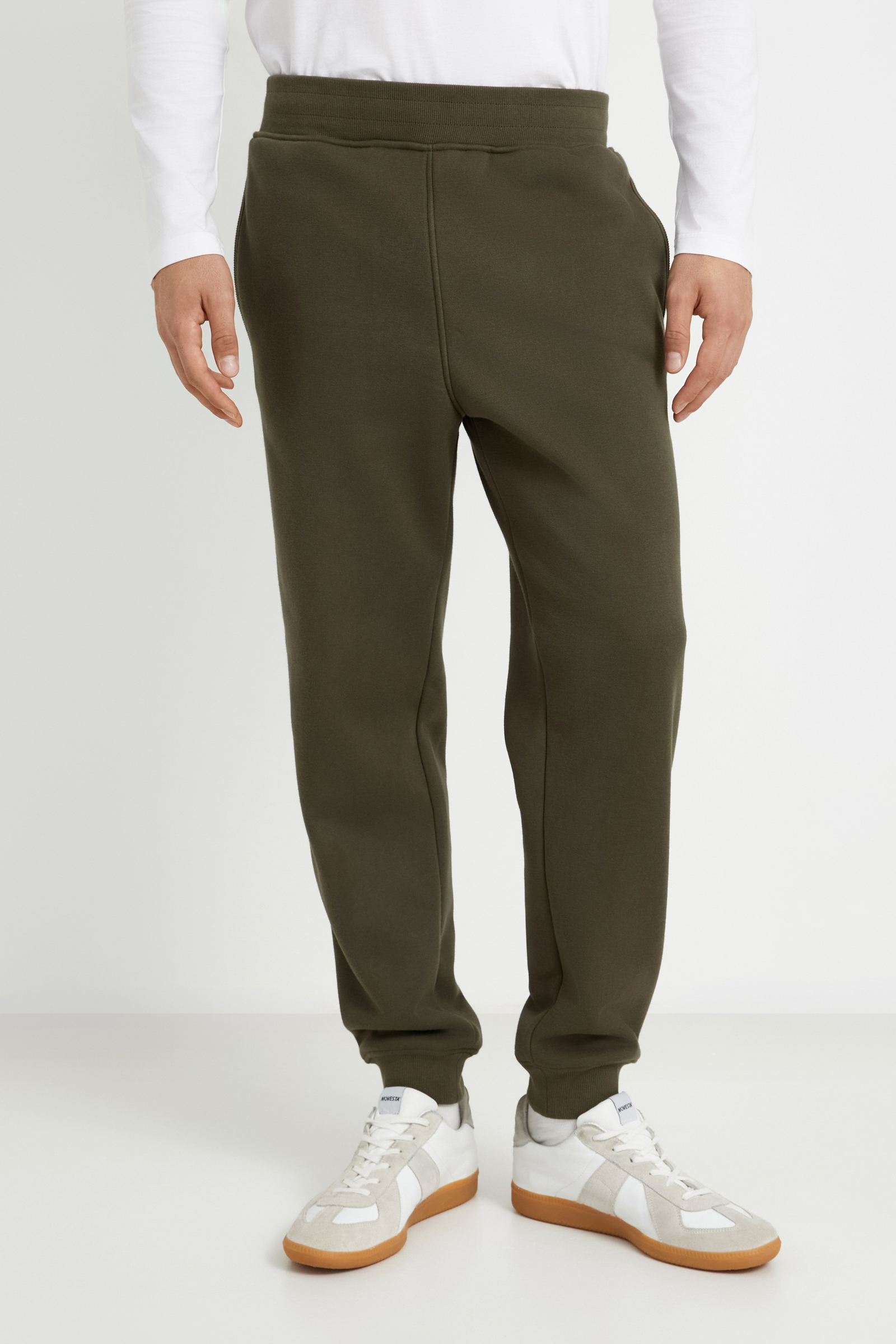 

Спортивные брюки мужские Finn Flare FWE21044 хаки XL, FWE21044