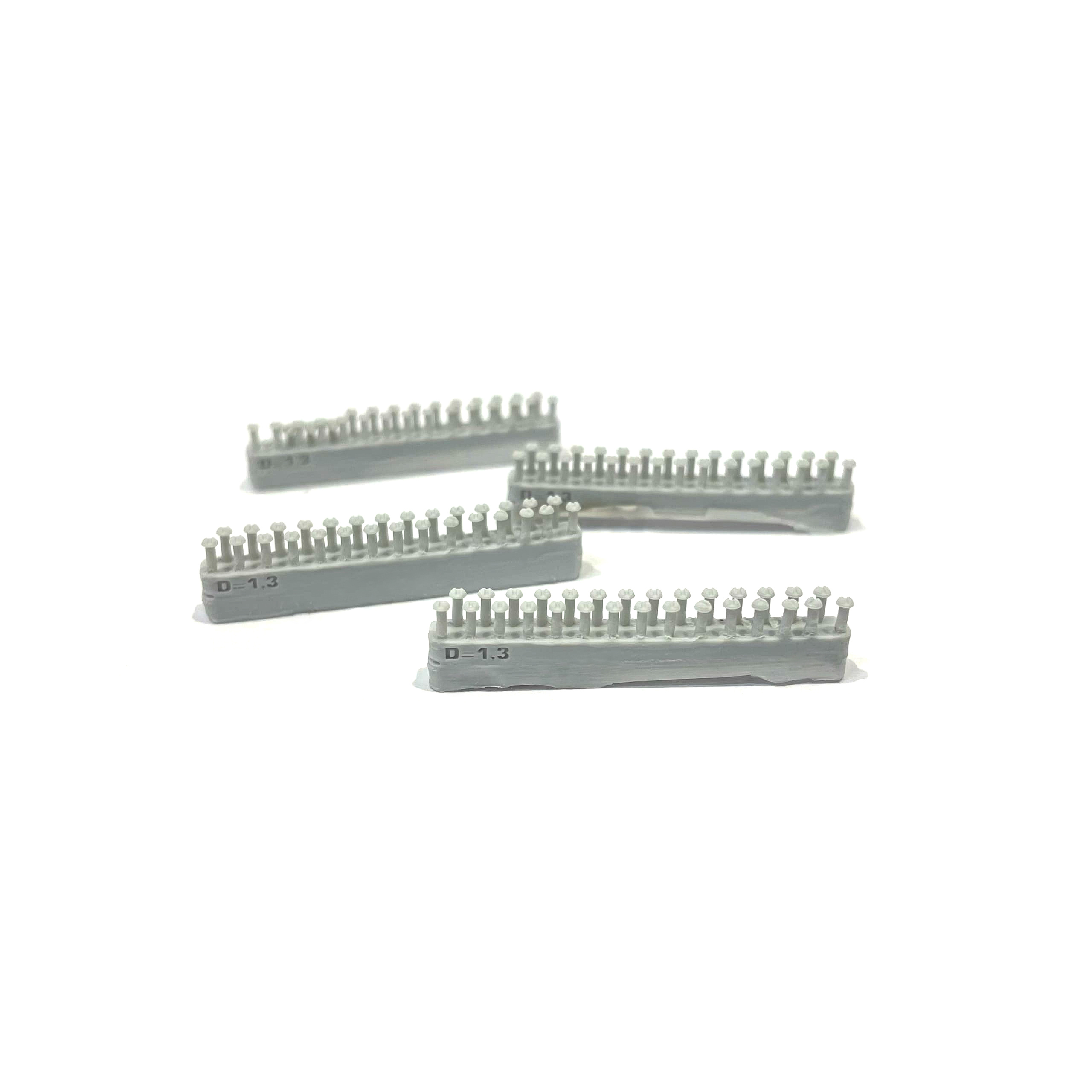 

Винт Э.В.М. 1/35 со сферической головкой D=1.3 RS35056