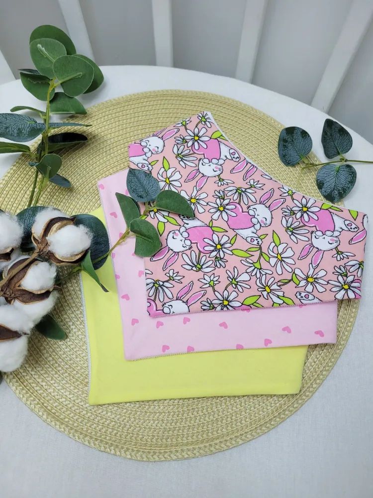 Нагрудники непромокаемые Зайцы на розовом 3шт