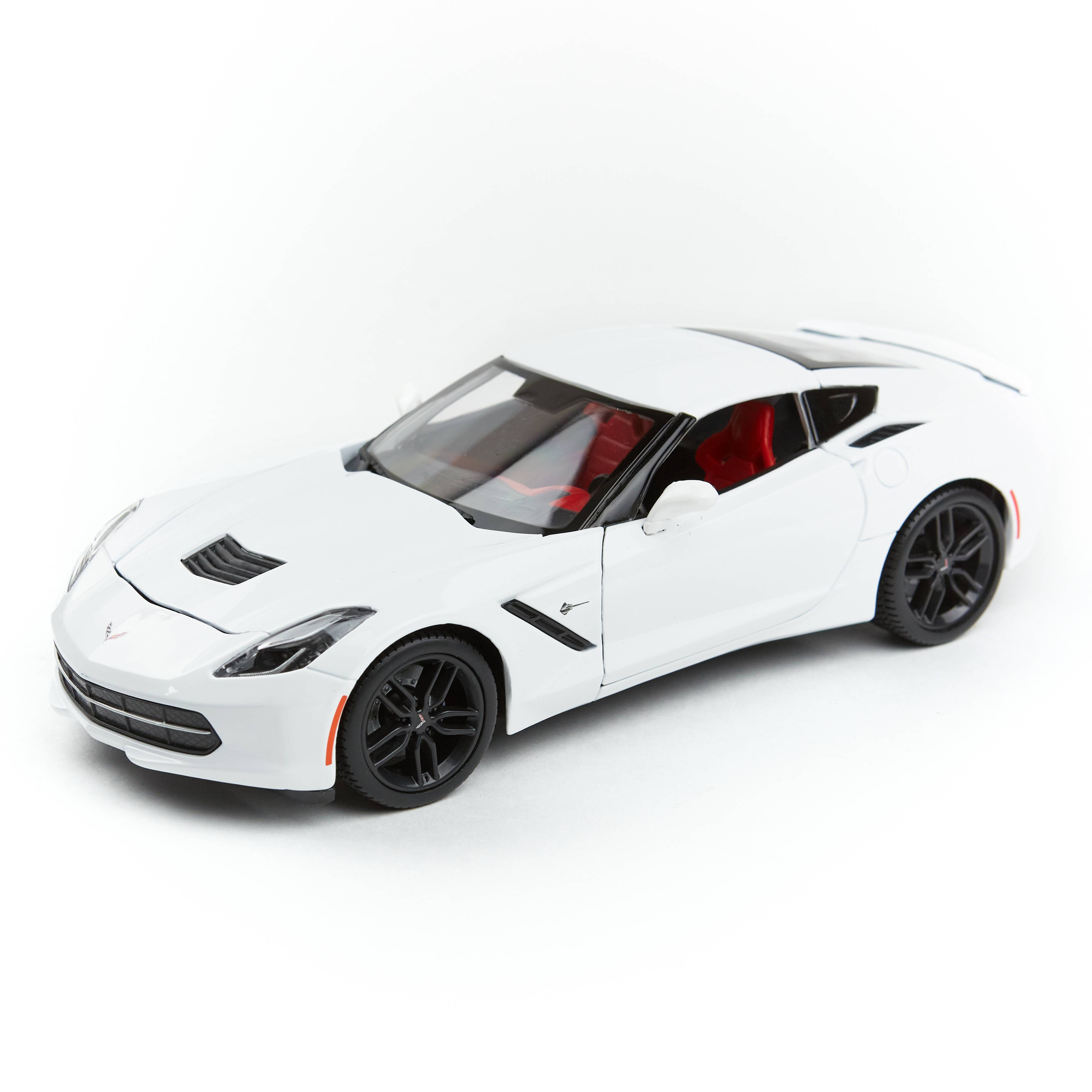 фото Игрушечная машинка maisto chevrolet corvette stingray z51 1:18 год 2014, белый 31628/31677