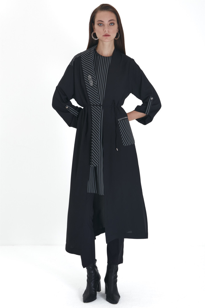 

Костюм женский Zühre 3638 черный 48 RU (товары доставляются из-за рубежа), 3638