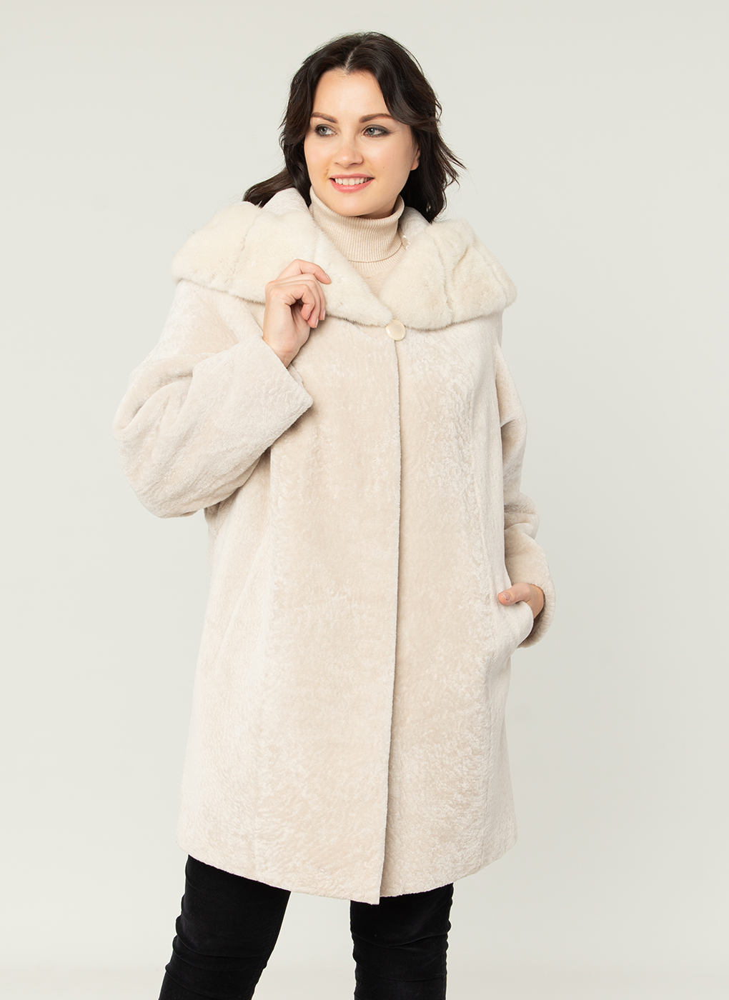 

Пальто женское Alfafur 41871 бежевое 52 RU, 41871