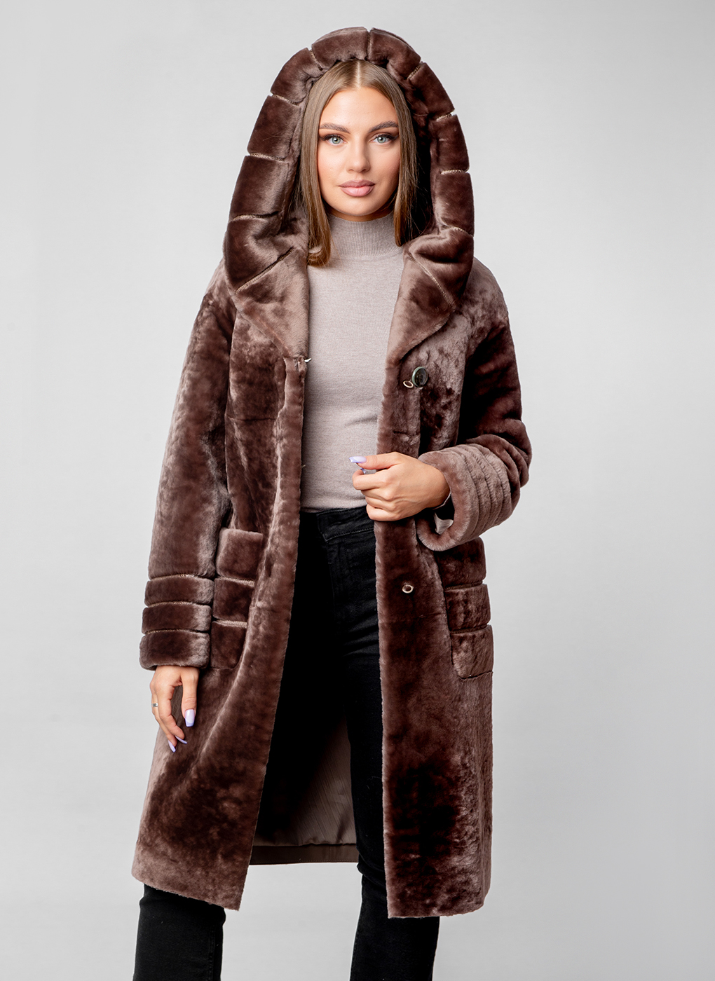 

Пальто женское Alfafur 49652 коричневое 52 RU, 49652