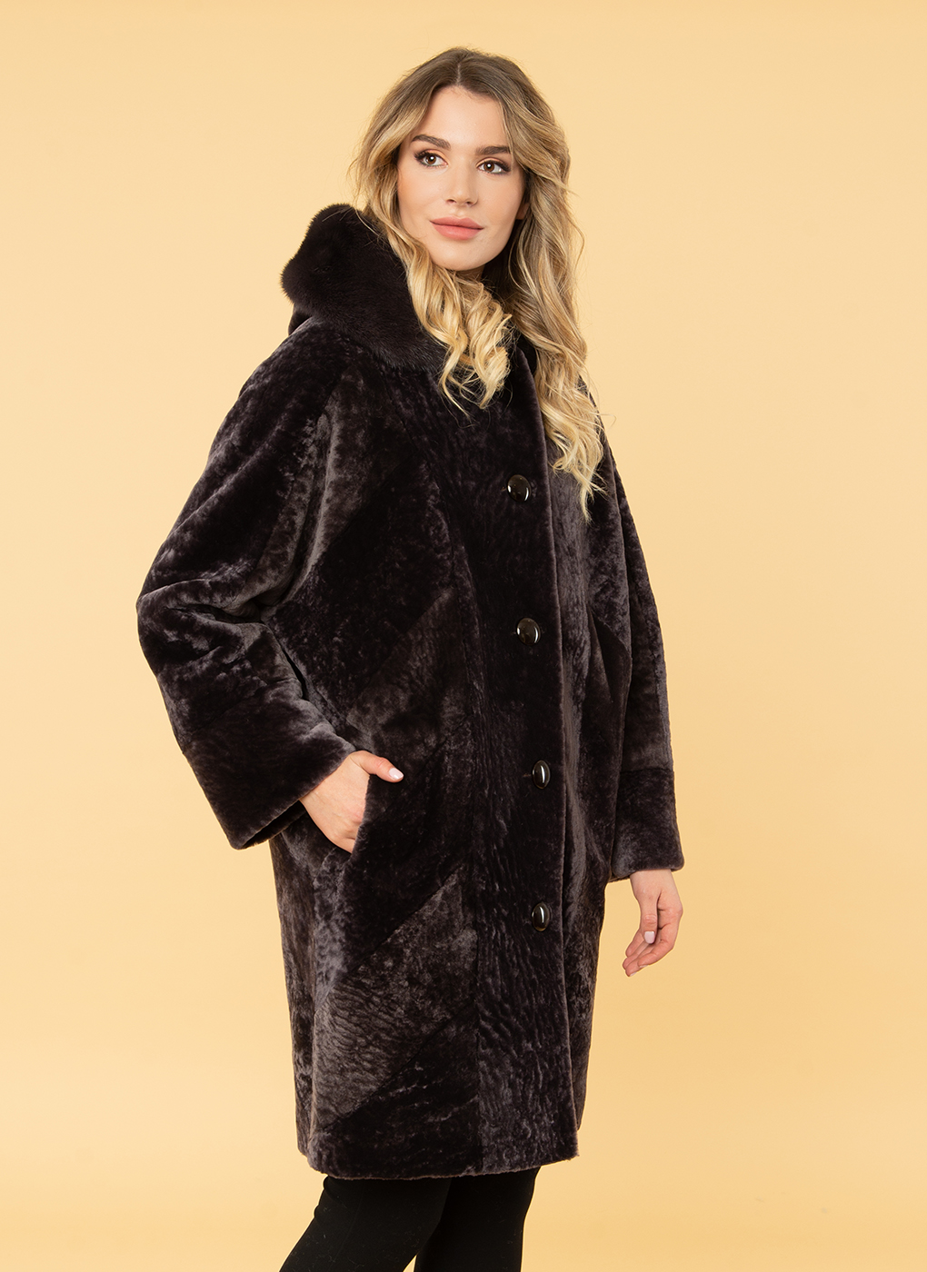 

Пальто женское Alfafur 55800 серое 54 RU, 55800