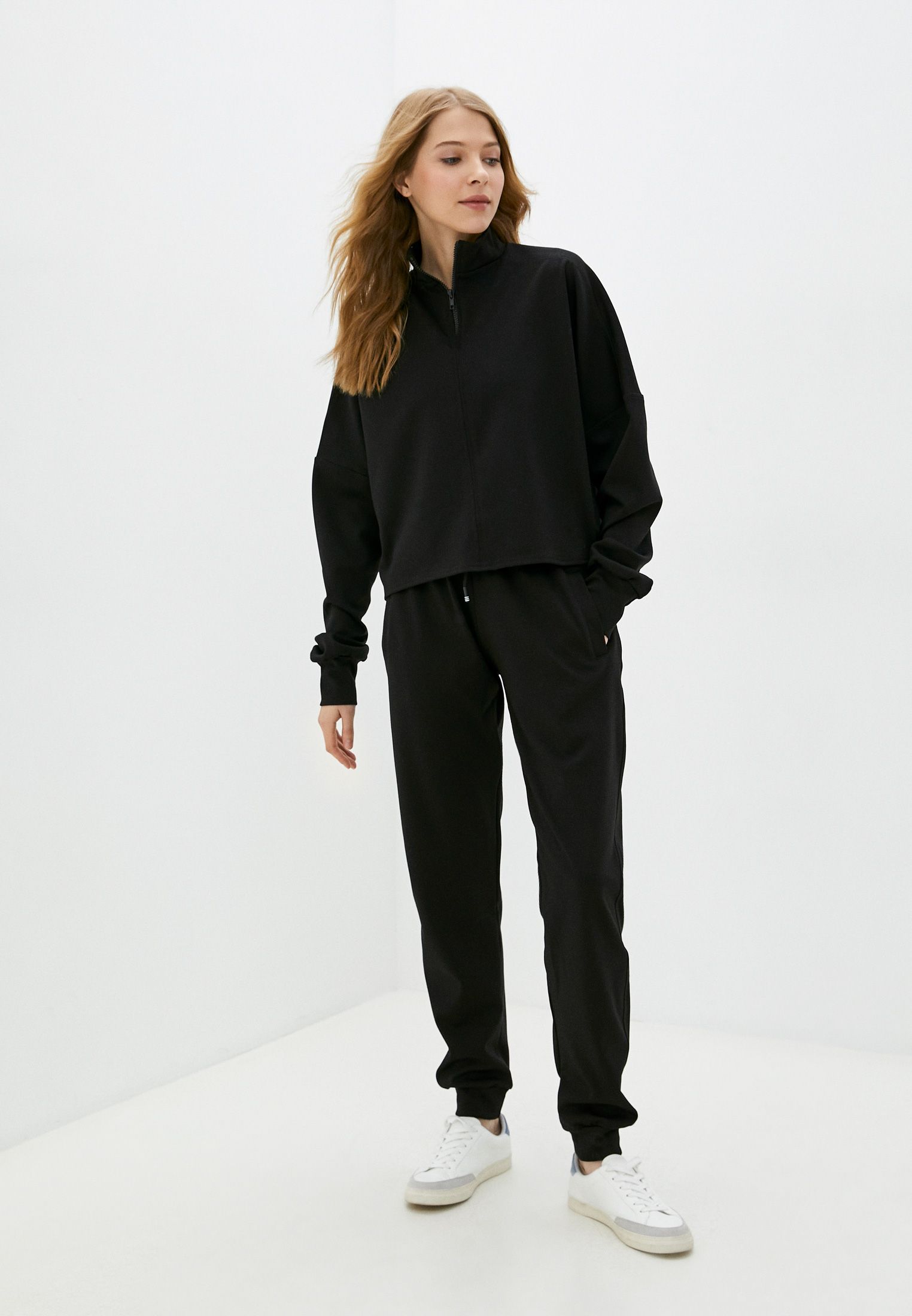 

Костюм женский MALAEVA SS2001L-2-2 черный S/M, SS2001L-2-2