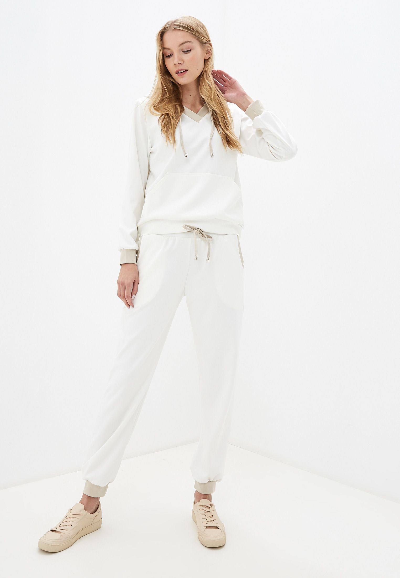 

Костюм женский MALAEVA Z-SS012-3 белый S/M, Z-SS012-3