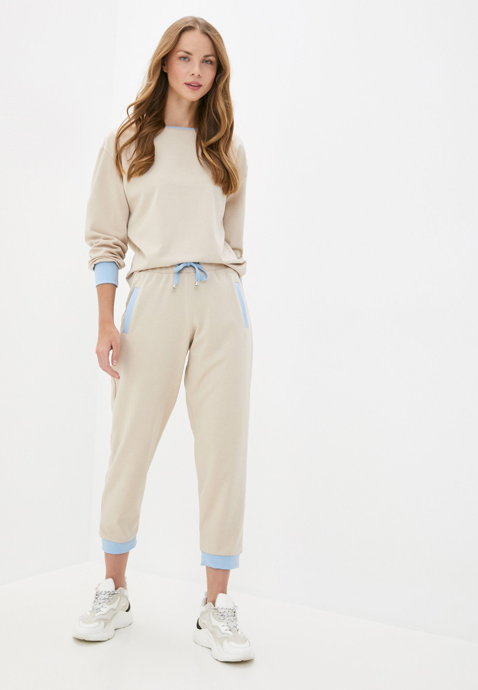 

Костюм женский MALAEVA Z-SS014-15 бежевый XS, Z-SS014-15