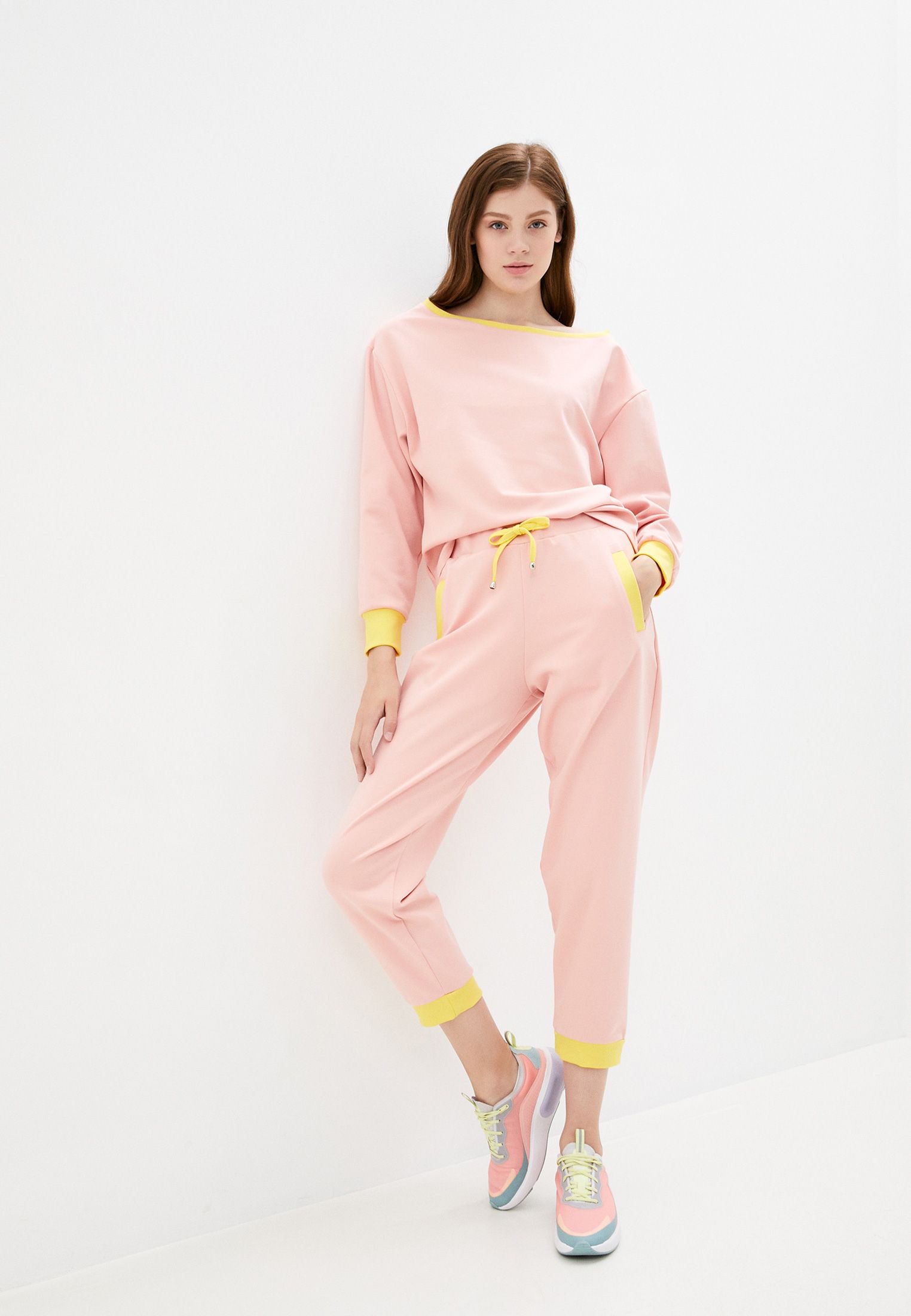 

Костюм женский MALAEVA Z-SS014-15 розовый S/M, Z-SS014-15